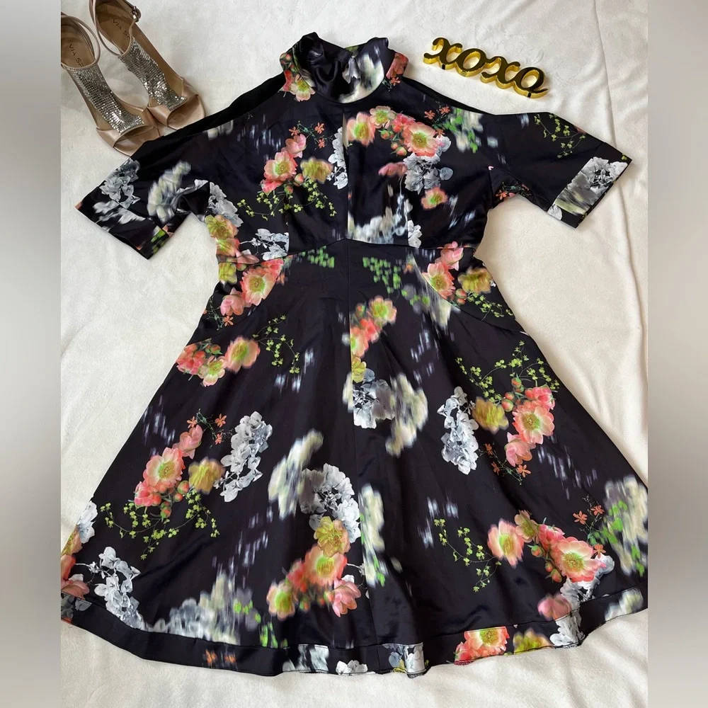 💛WHISTLE MINI DRESS 💛 - Picture 1 of 5